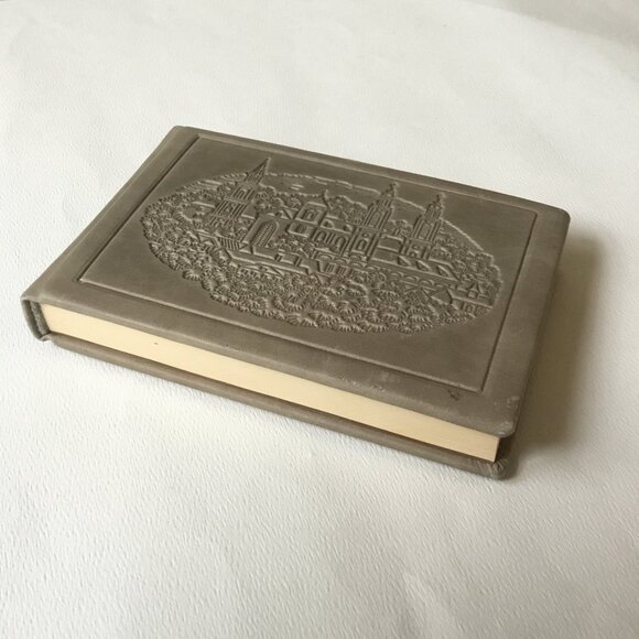 Embossed Building Green Handmade Hardcover Sketch Book Journal - Picture 2 of 10